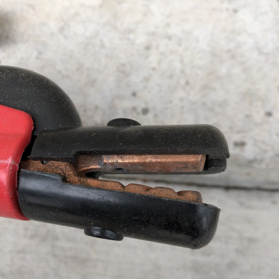 Ръкохватка за електроди 600 амп